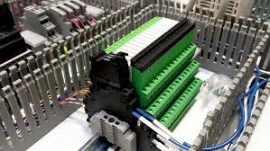 Cómo instalar bloques de terminales de forma segura