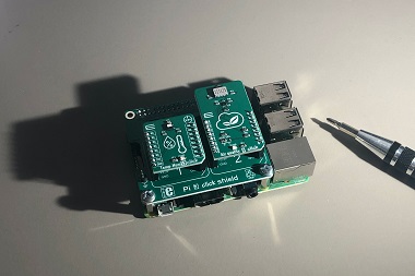 Trabajar con un proveedor o distribuidor para seleccionar el conector resistente adecuado